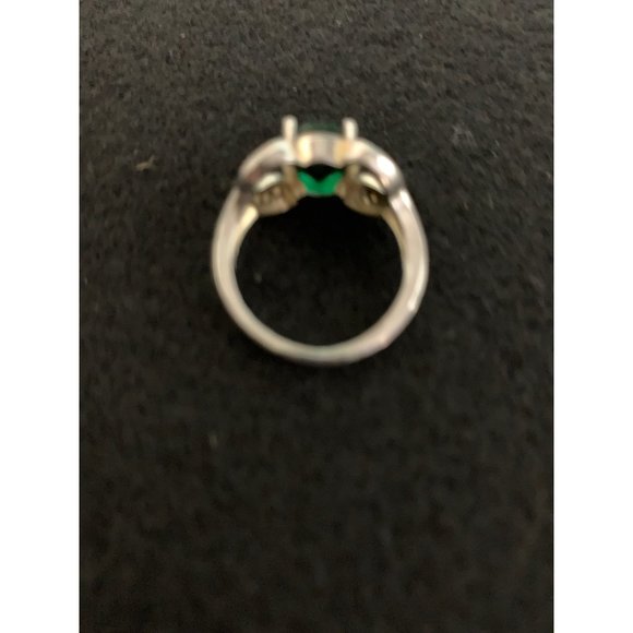 Sterling Silver Ring with Central Green Stone - Picture 7 of 8